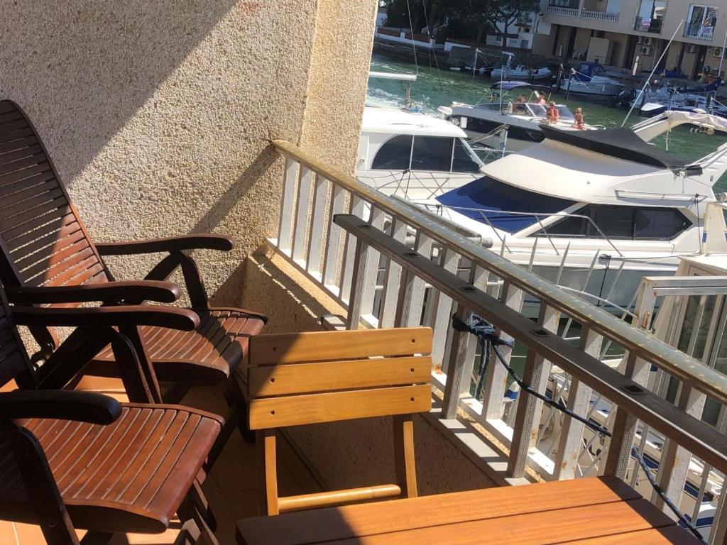 Port Ambar - Apartamento En La Marina De Empuriabrava - Balcon Con Vistas Al Canal - Playa - Wifi Esterno foto
